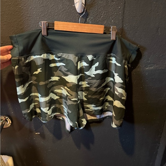 Marika Green Camo Print Athletic Shorts - Picture 1 of 3